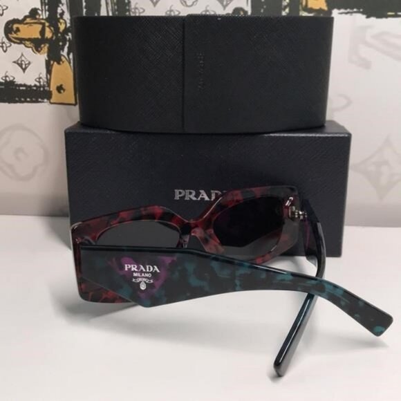 New Authentic Prada PR 15YS Sunglasses – Scarlet Tortoise with Dark Gray Lenses - Picture 4 of 15